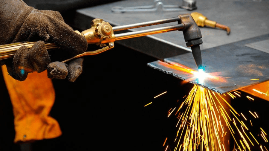 Plasma cutting vs. Oxyfuel cutting Working principle, advantages, and