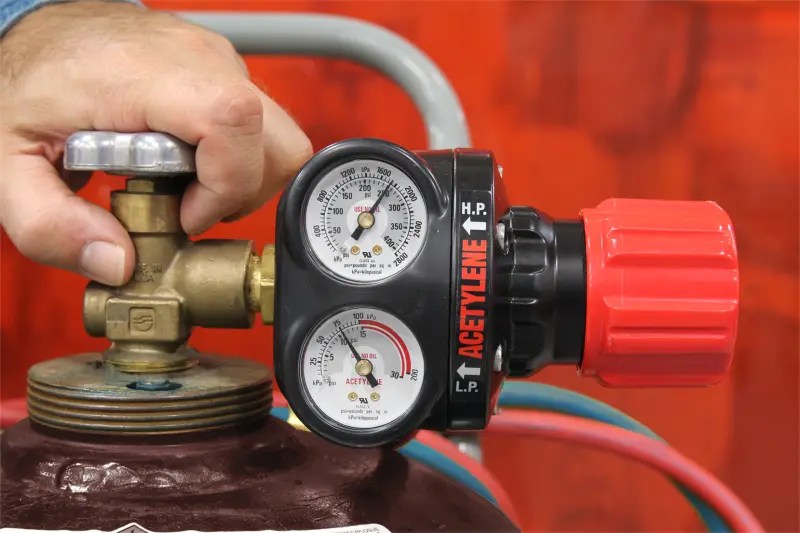 Choosing Hose and Regulator For Gas Welding Safety Aspects