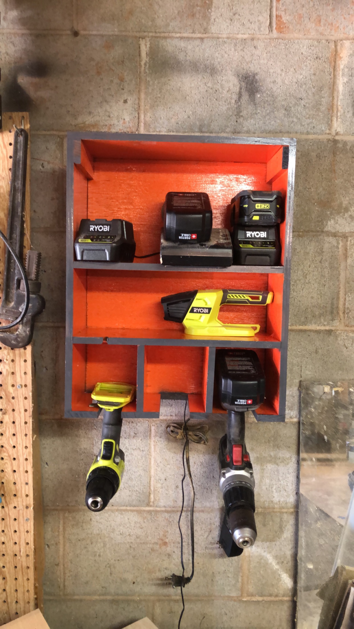 Drill battery charging station Welkin Works