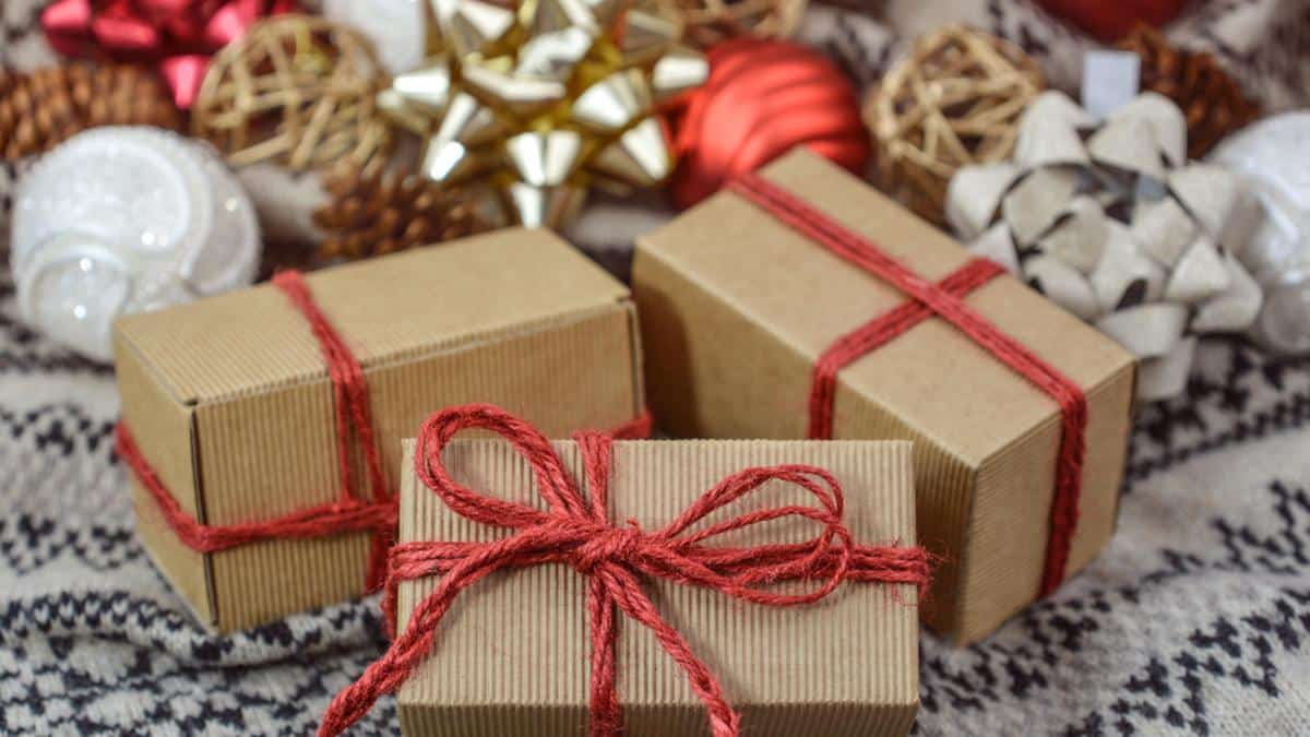 18 Places to Get Free Christmas Gifts in 2023