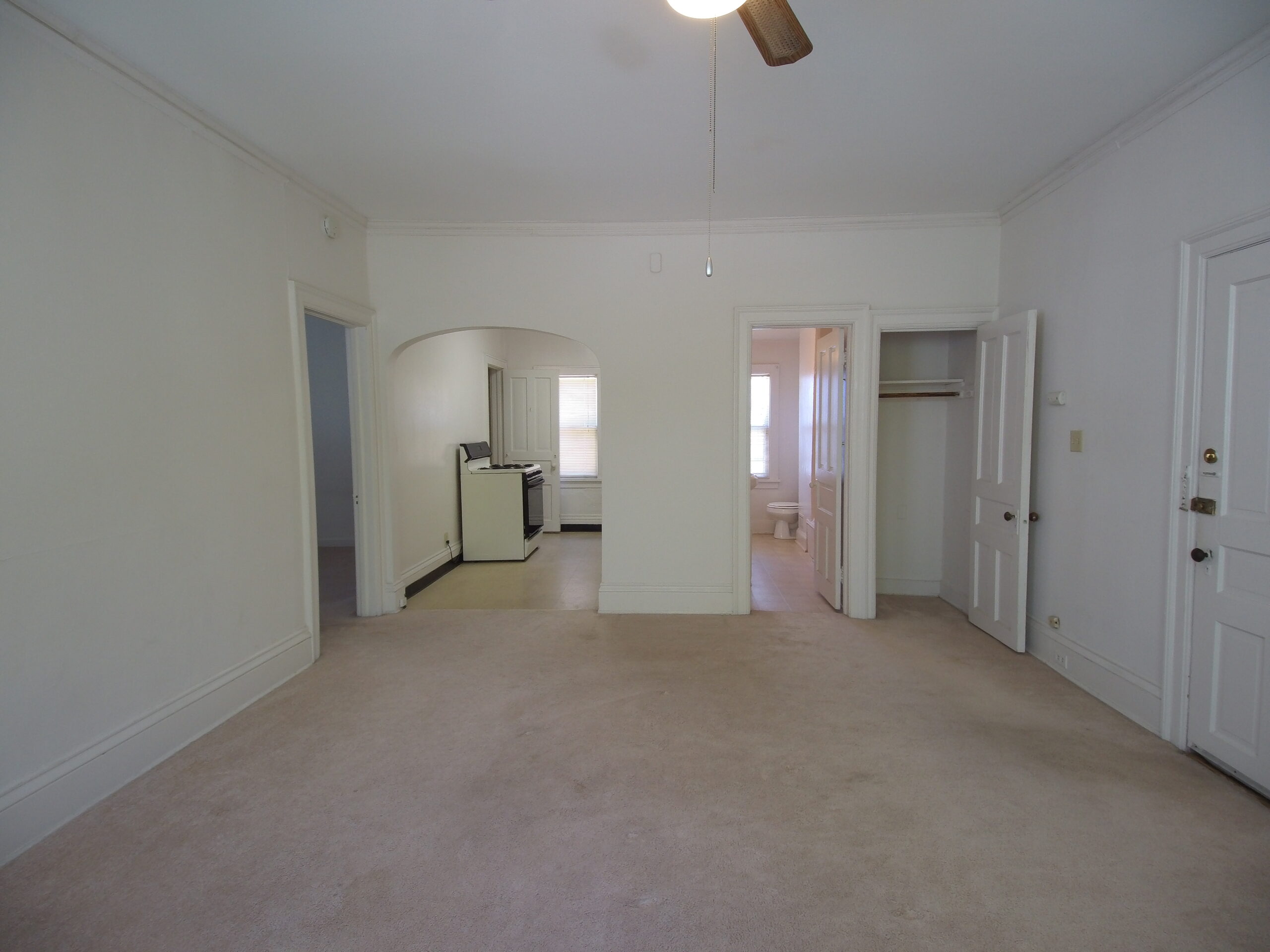 Ivanhoe Manor Wellston Apartments