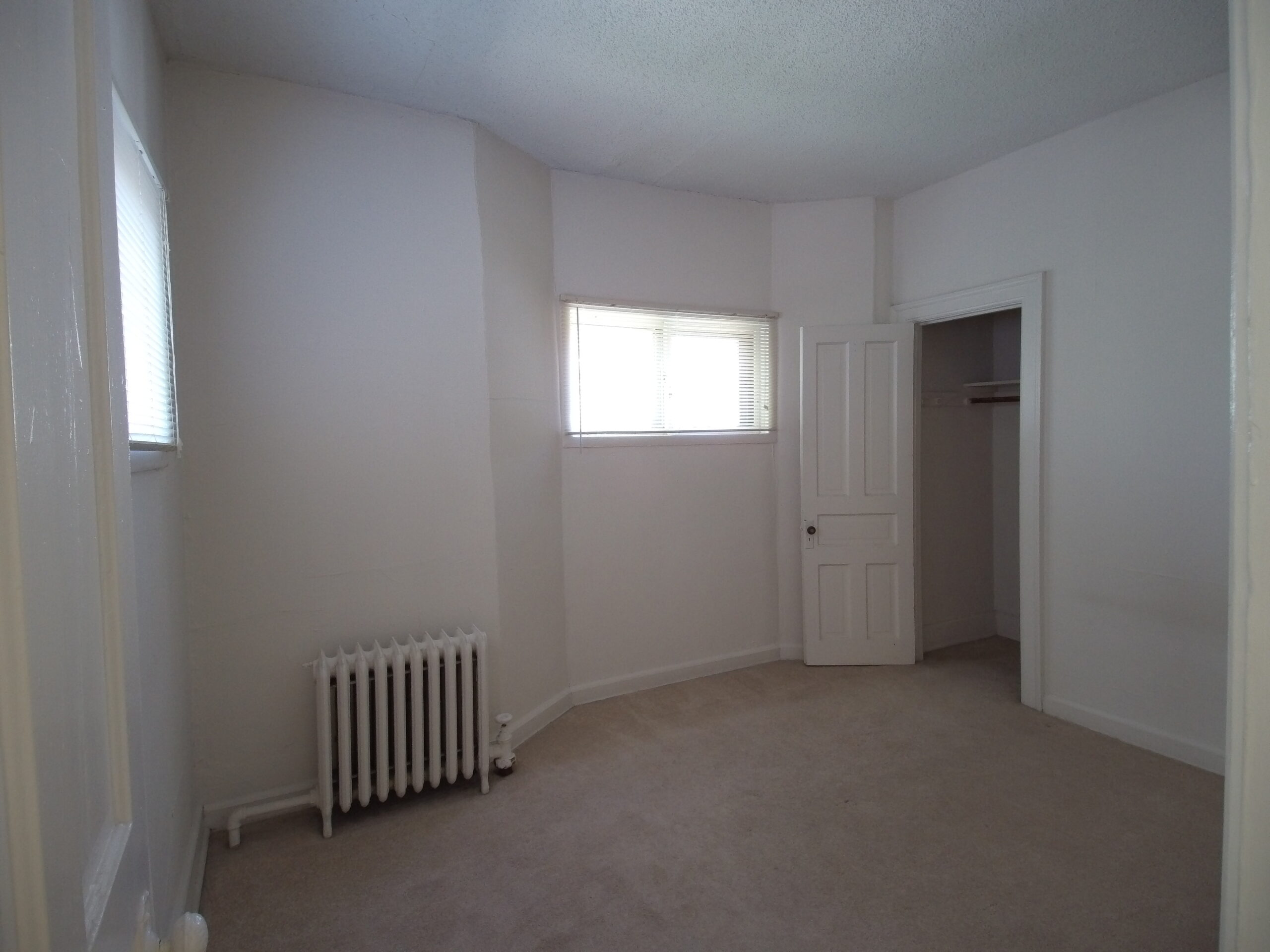 Ivanhoe Manor Wellston Apartments