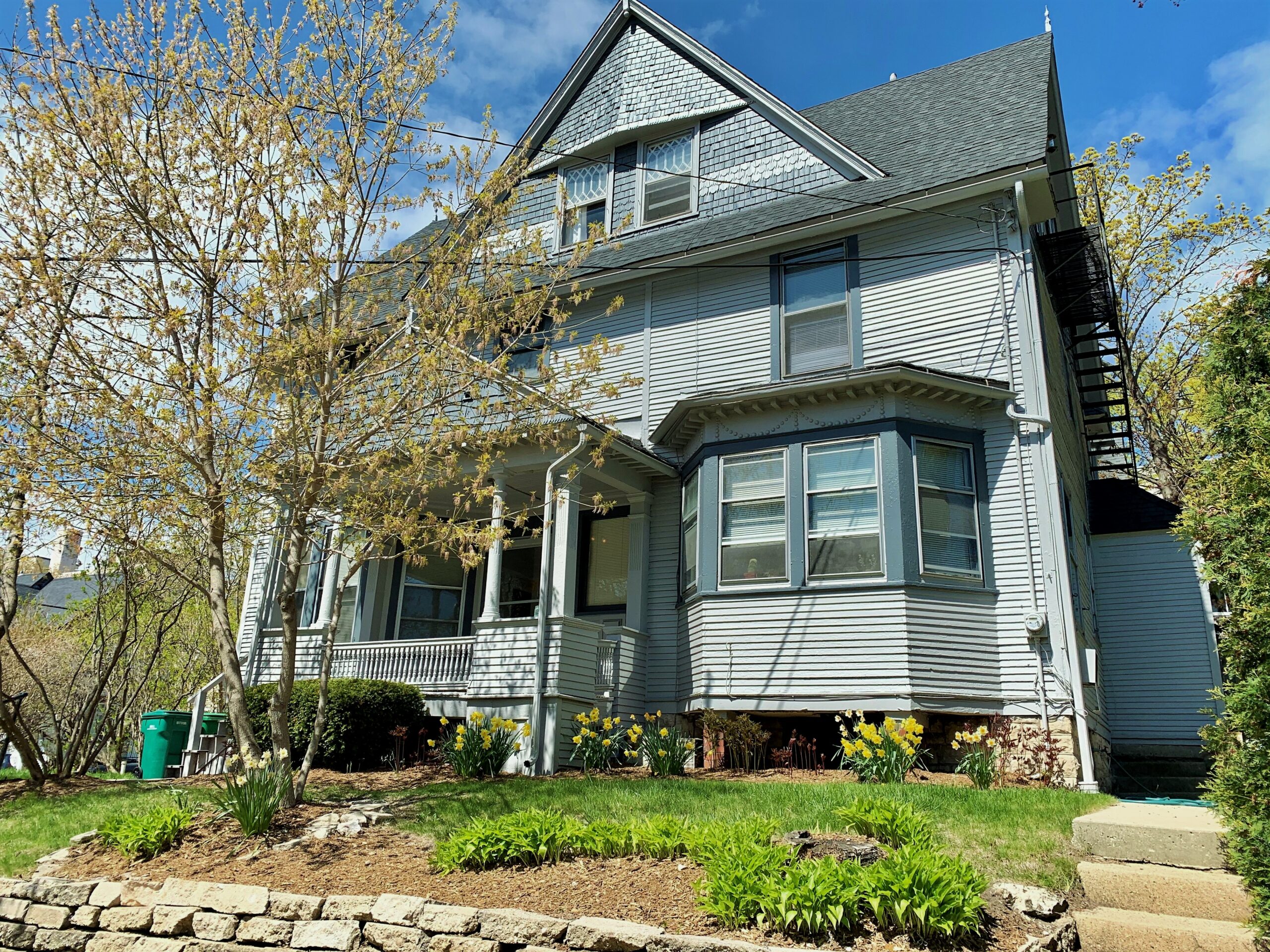 Ivanhoe Manor Wellston Apartments