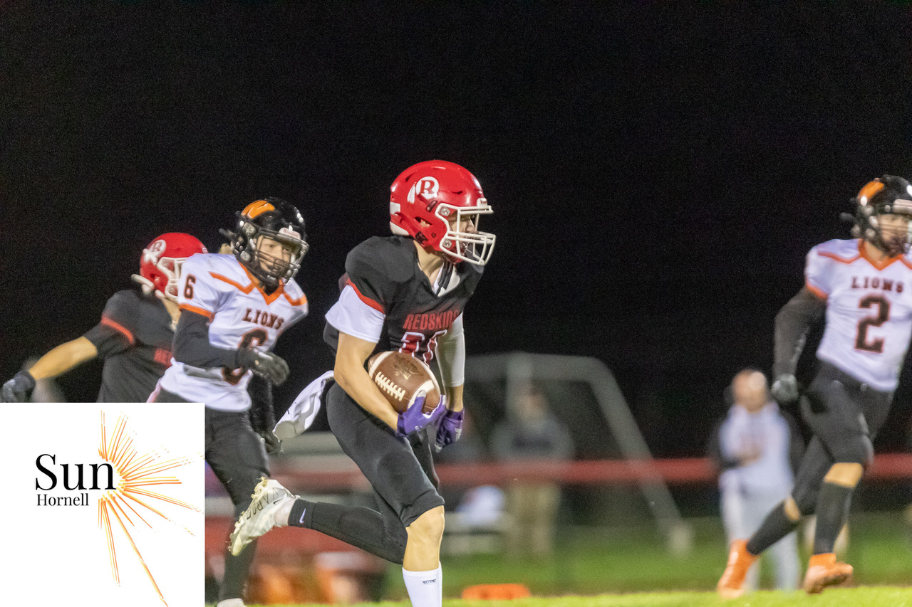 CanisteoGreenwood races out to 400 lead to down Wellsville in 8man