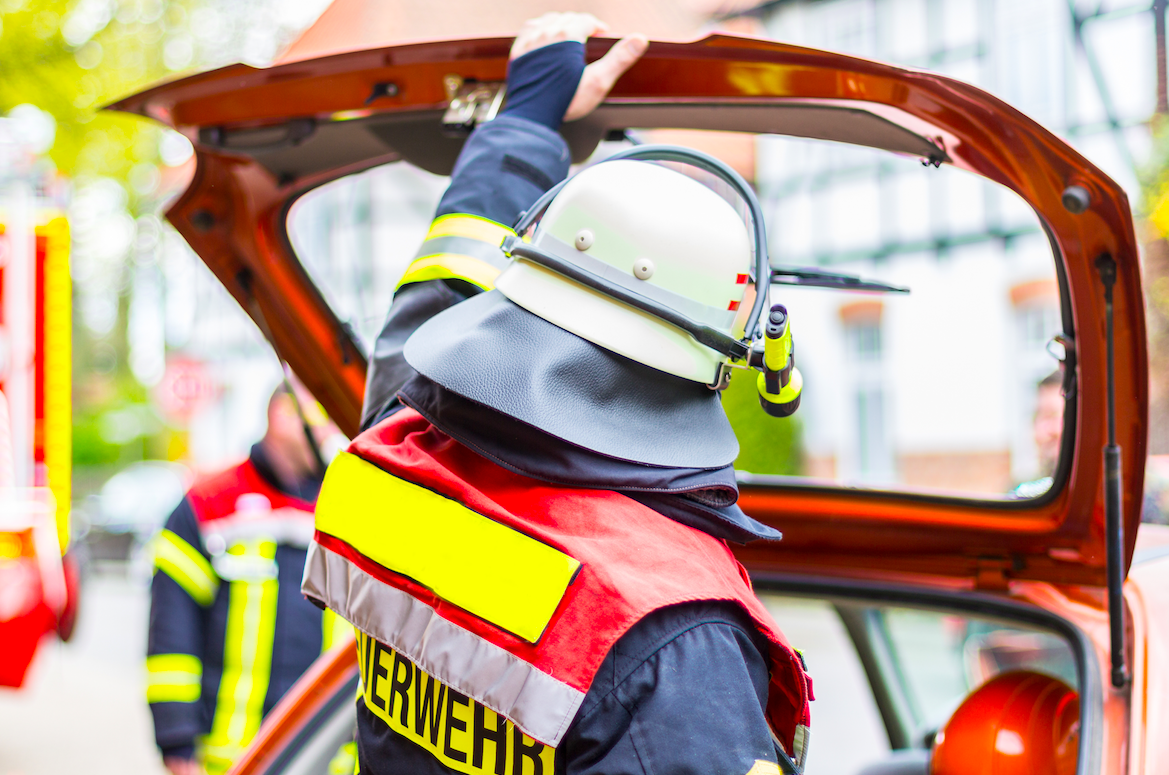 Feuerwehr löscht brennendes Strohlager We ♥ Bocholt