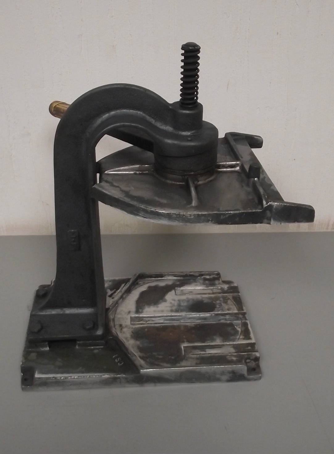 Manual Paint Lid Press for Gallon Paint Cans Used Welter Storage