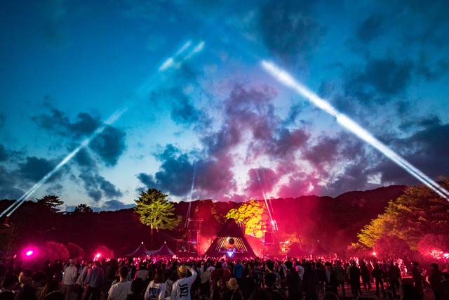 Japan’s Rainbow Disco Club returns to the Izu Peninsula ile ilgili görsel sonucu"