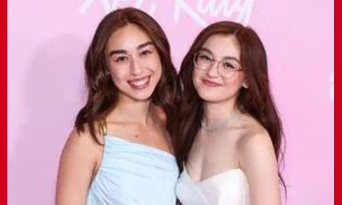 Anna Cathcart Siblings, Know about her Sister Sara and Brother(07)