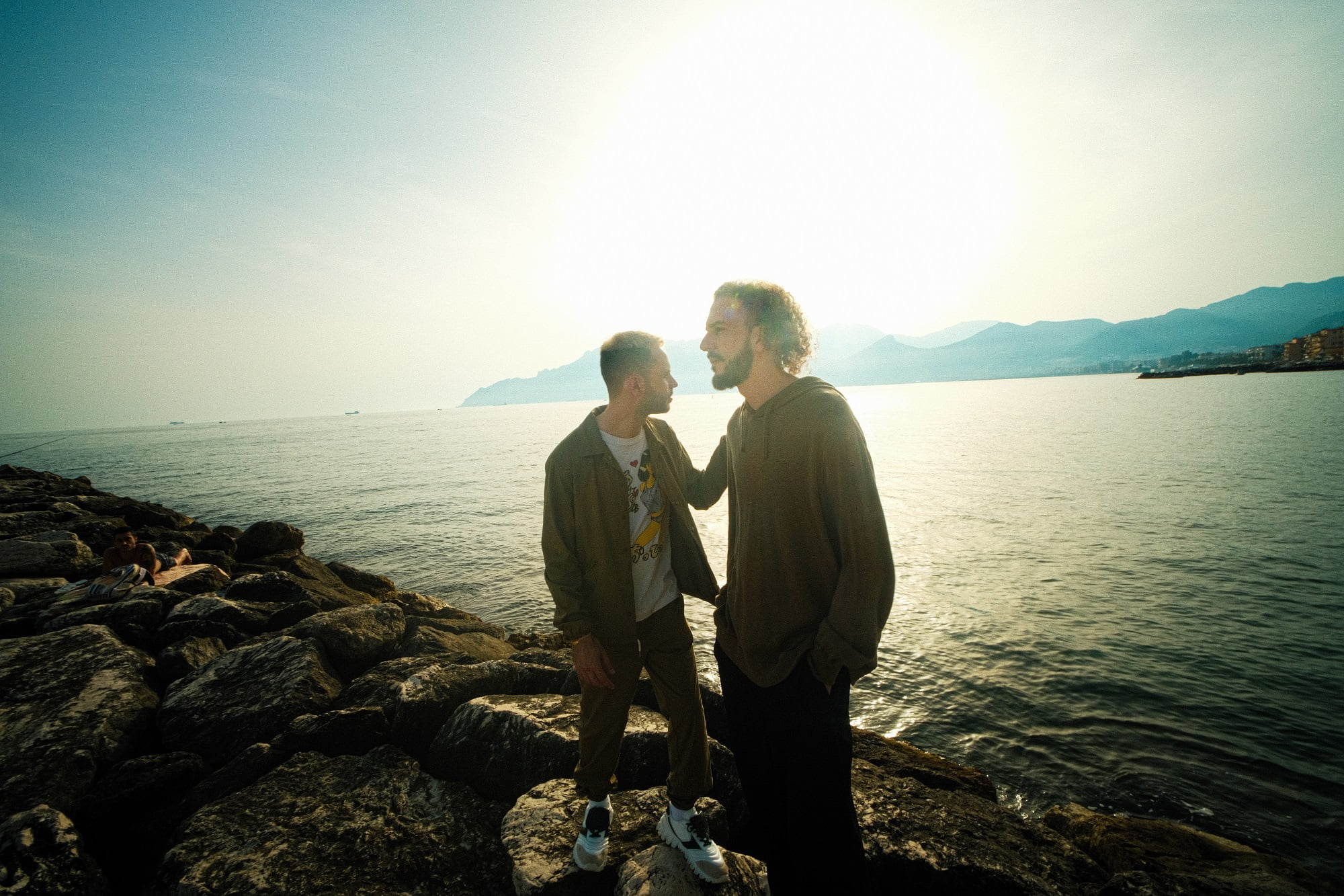 PARISI unveil newest club single 'Lights Out'