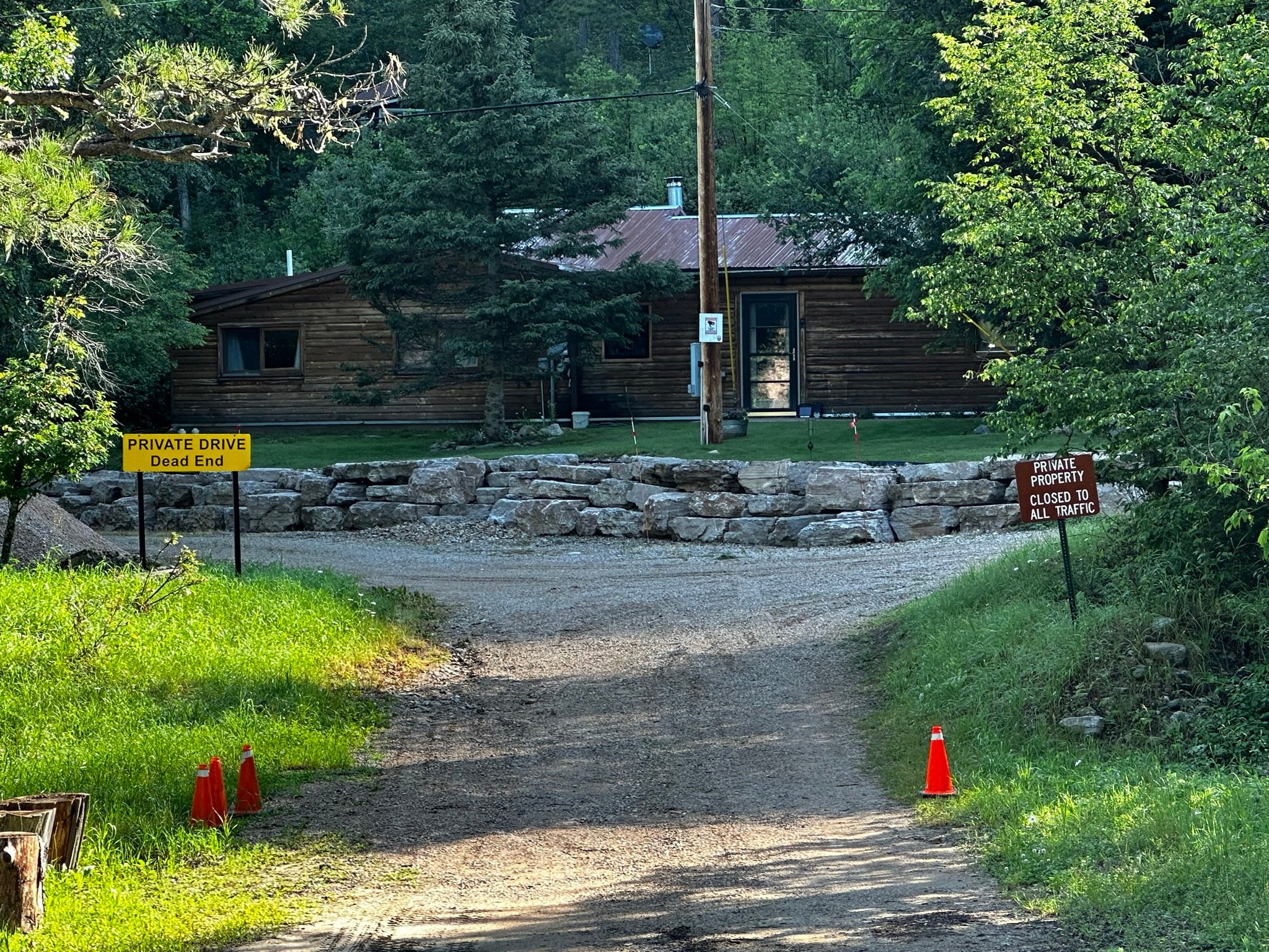 How to Do the Amazing Devil's Bathtub Swimming Hole in South Dakota