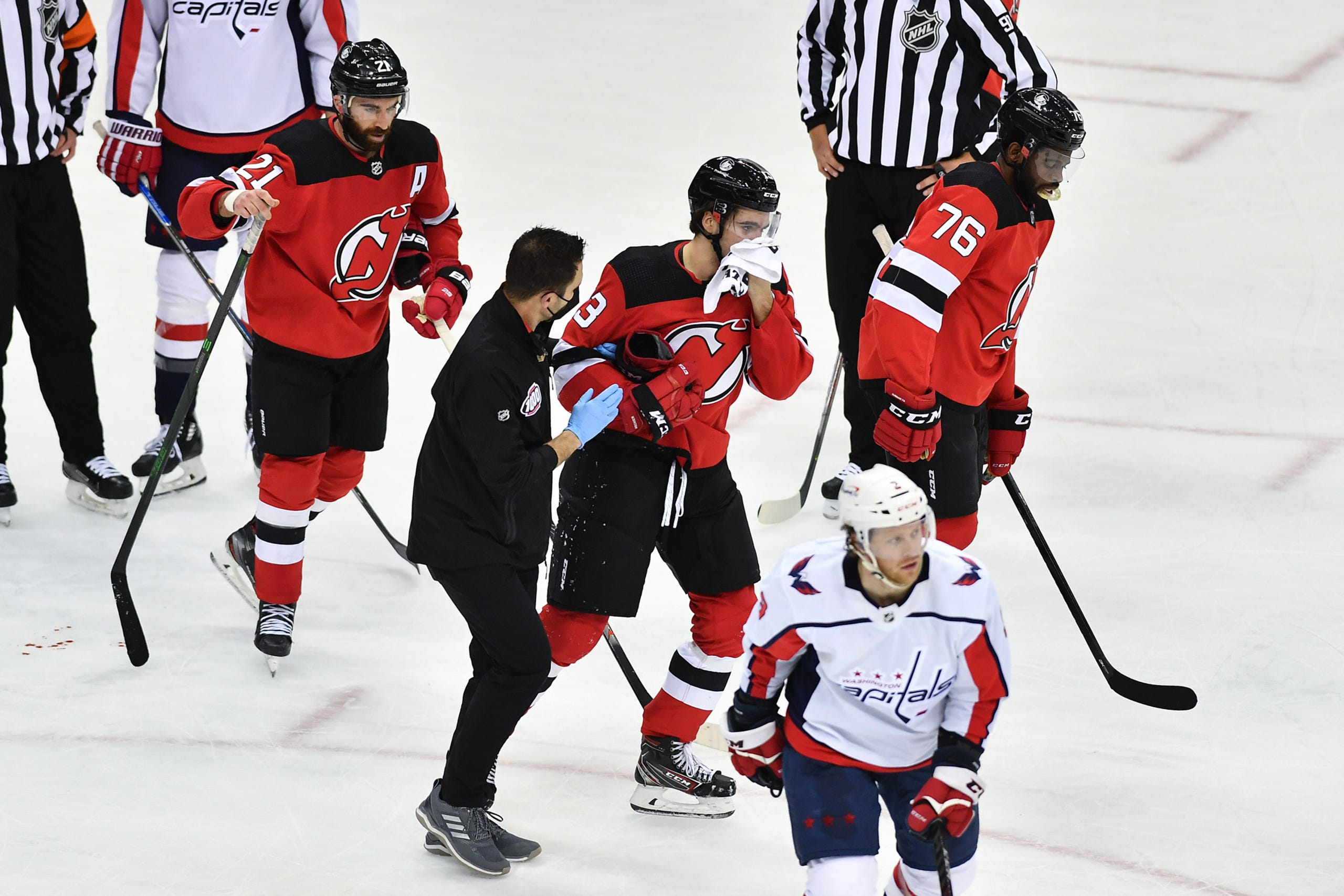 Le coup de patin NHL l'Avalanche enchaîne, New Jersey hanté