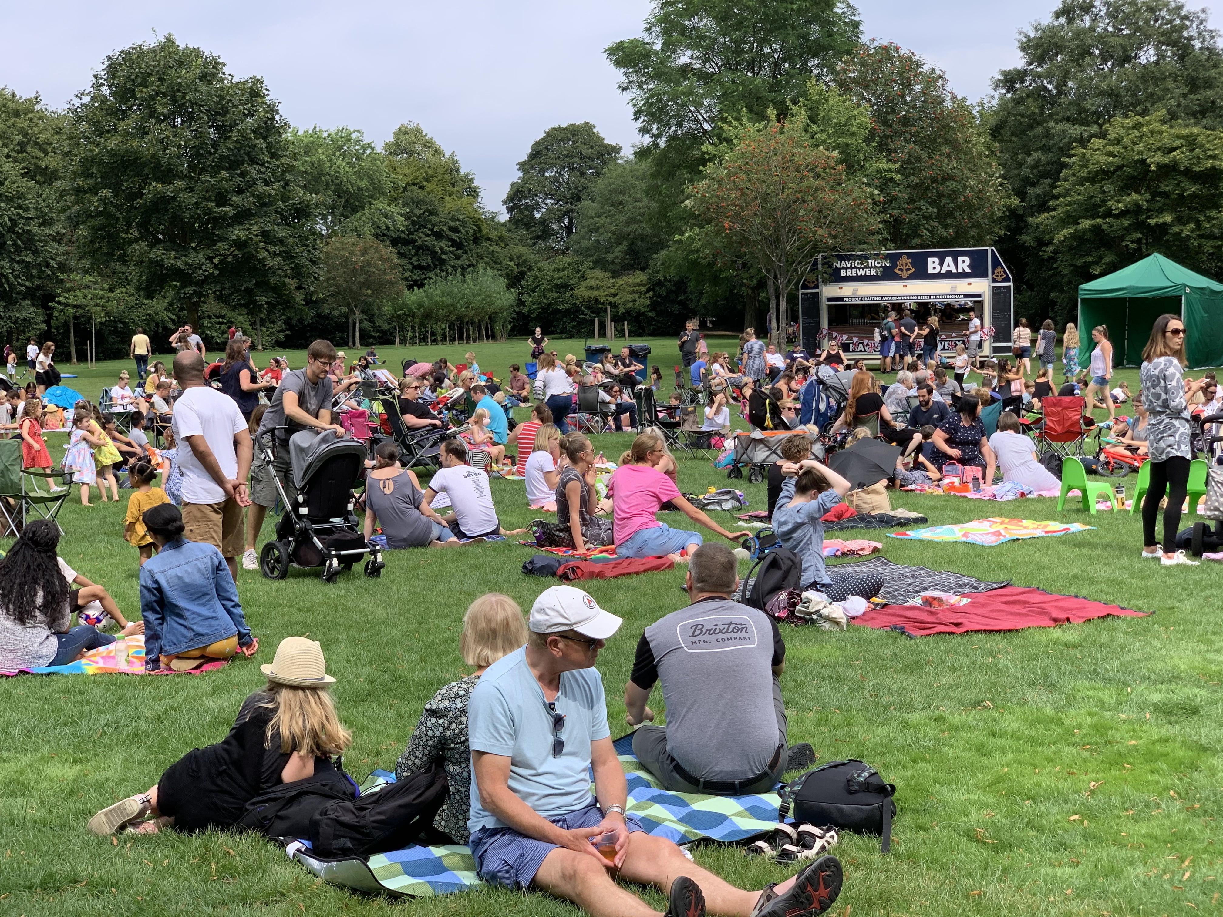 Pictures 1,000 people gather in Bridgford Park for first free outdoor