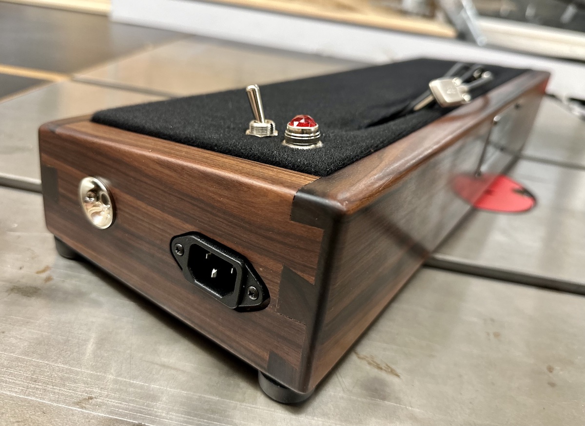 Stunning 21X7 East Indian Rosewood Pedalboard FREE SHIP