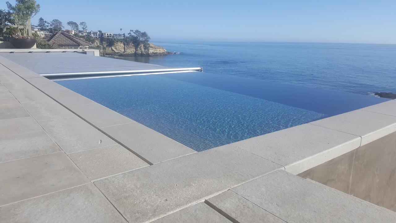 A Quick Guide on Benefits of Automatic Pool Covers