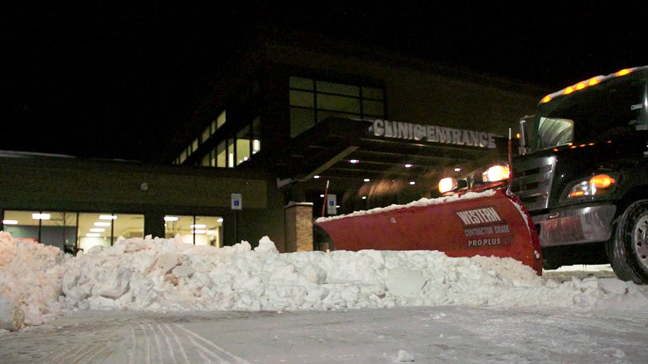 HTS™ Half-Ton Straight Blade Snow Plow | WESTERN®