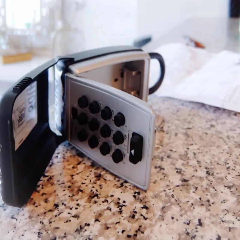 ¿How To Open A Lock Box? » In 3 Easy Steps