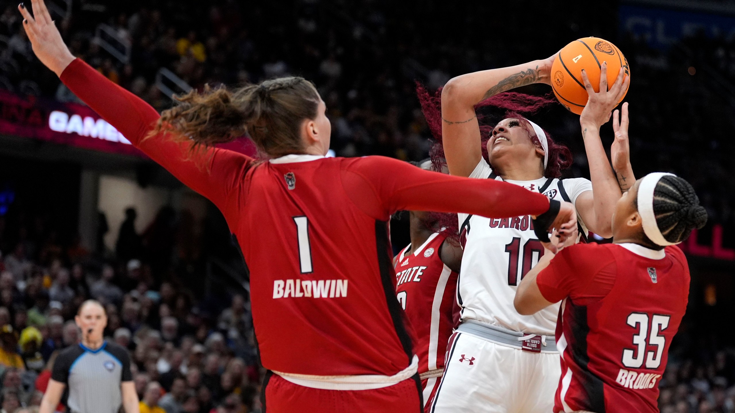 South Carolina’s Kamilla Cardoso has injury scare in Final Four