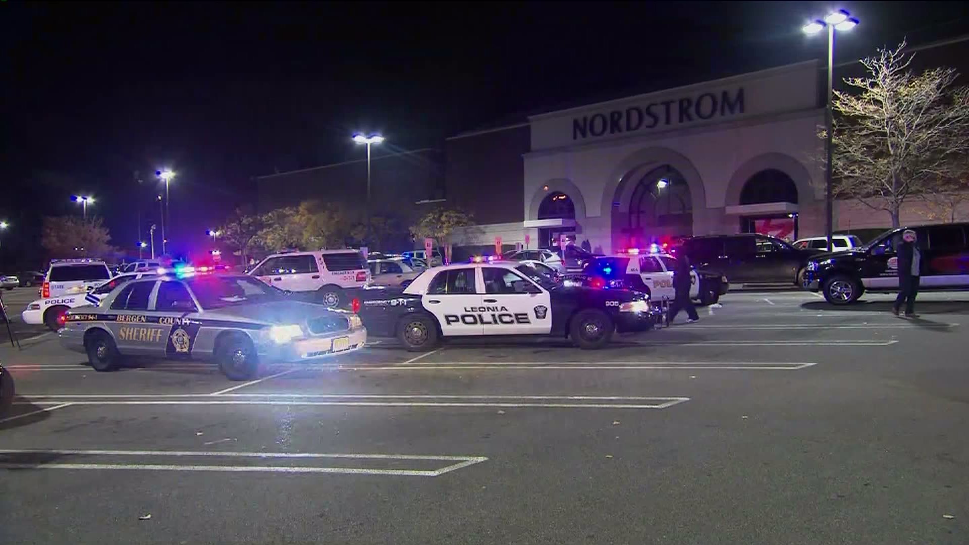 New Jersey mall gunman found dead hours after shooting WGNTV