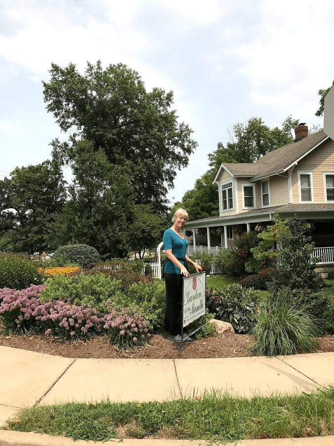 garden owner ster Groves Women's Garden Club