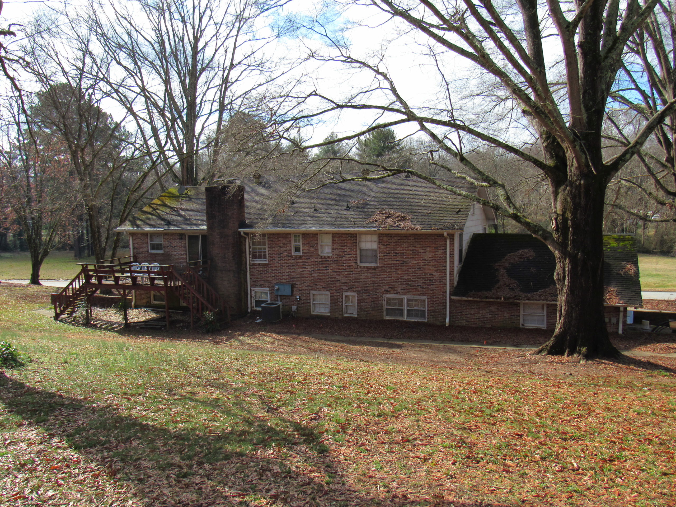 200,000 522 Imperial Drive WHAM Realty & Auction