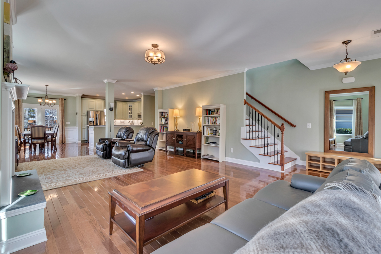 15 Lord Byron Lane WHAM Realty & Auction