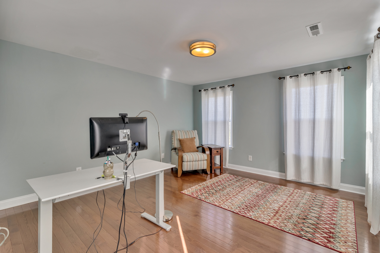 15 Lord Byron Lane WHAM Realty & Auction