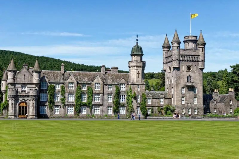 How To Get From From Aberdeen Airport To Balmoral Castle