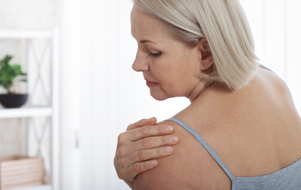 Pinched Nerve in Shoulder Symptoms Treatment