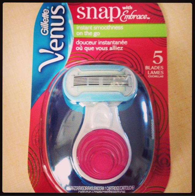 Smooth Skin in a “Snap” New Venus Snap with Embrace Razor whatdidshefind