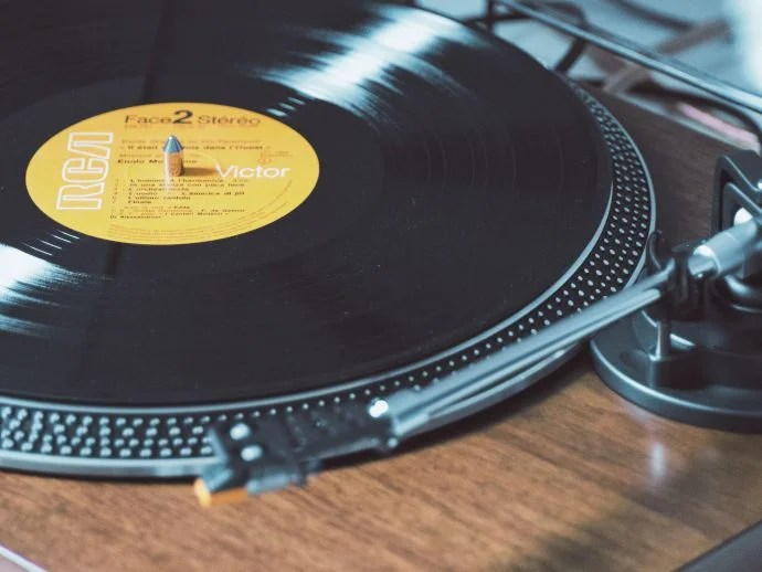 How to Start Collecting Vinyl Records (And Listen to Music as Intended