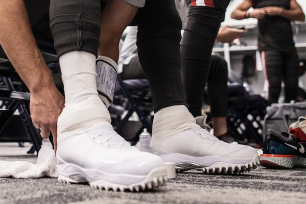What Pros Wear Tom Brady's Under Armour Turf Shoes What Pros Wear