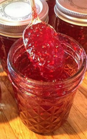 The jam jar crew tweeting about everything luscious, fruity and full of goodness! Homemade Rasberry Jam Recipe, Whats Cooking America