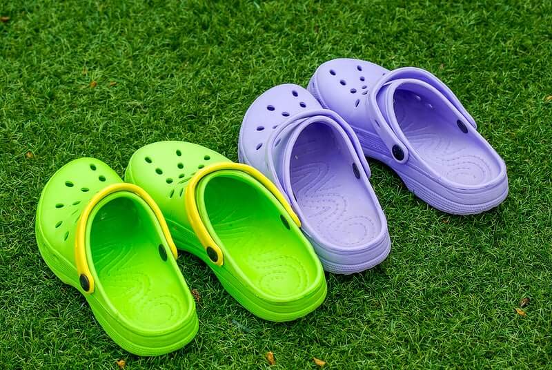 How to Remove Liner From Classic Lined Crocs? (3 EASY STEPS TO FOLLOW) What The Shoes
