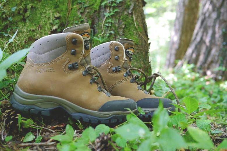 How Heavy Are Steel Toe Boots? (6 FACTORS TO CONSIDER) What The Shoes