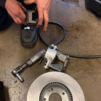 Auto Repair Willoughby Hills OH - Oil Change - Mechanic Near Me