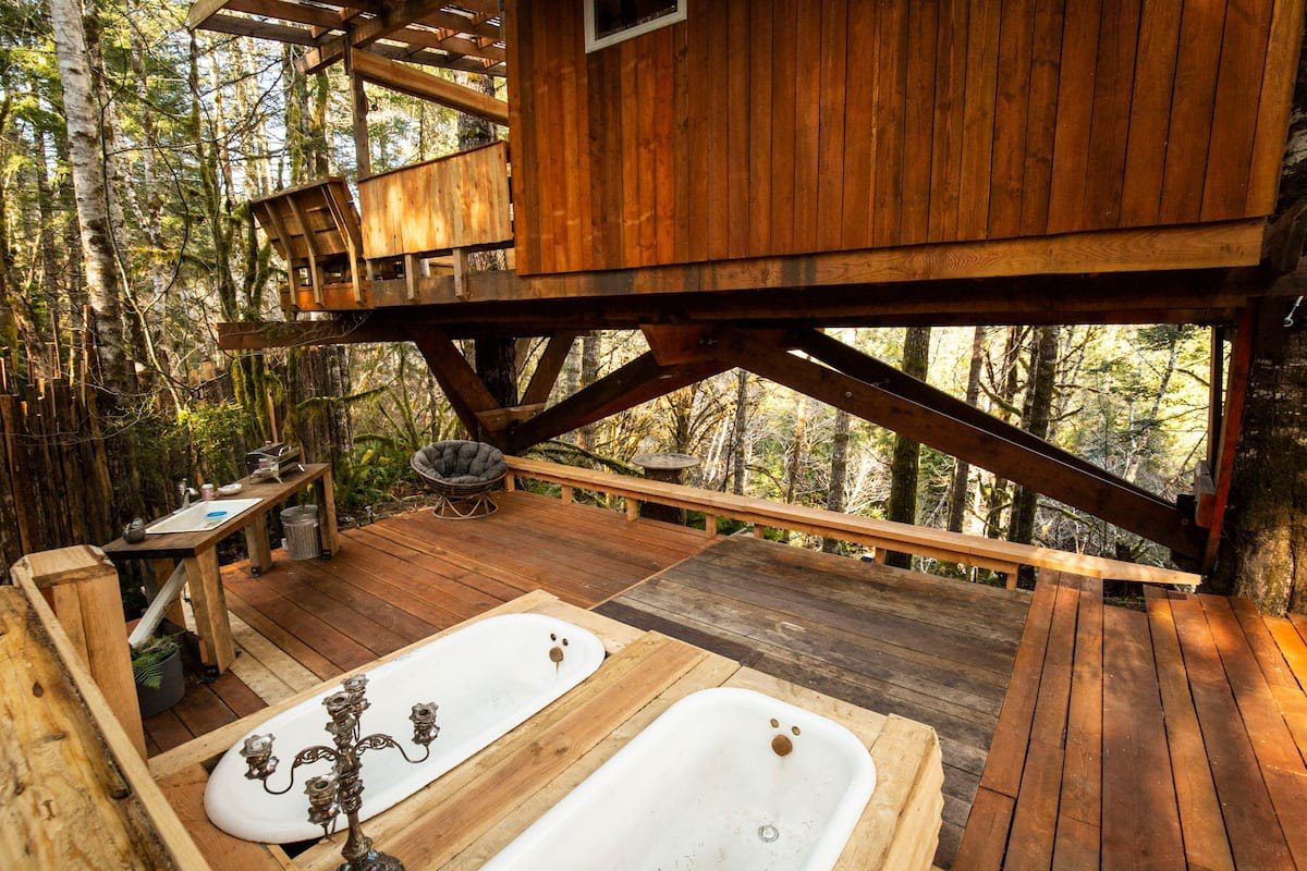 The 19 Best Airbnbs In Oregon (Mountains / Coast / Cities)