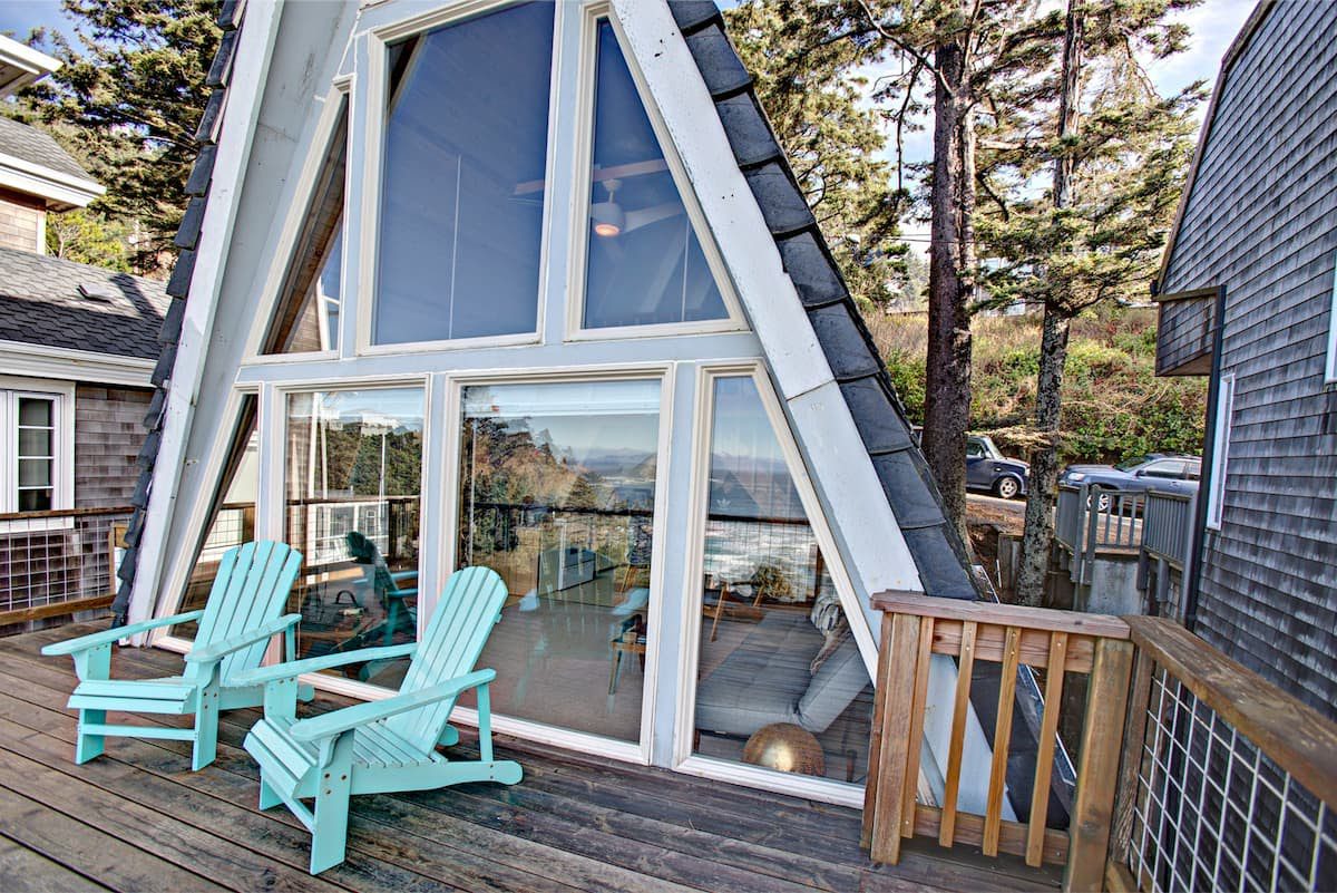 The 19 Best Airbnbs In Oregon (Mountains / Coast / Cities)
