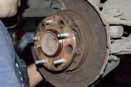 How to install lug nut studs