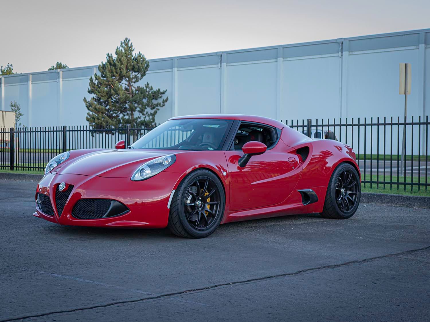 Alfa Romeo 4C Red Advan RS2 Wheel Front