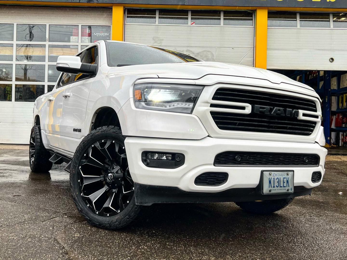 Dodge Ram White Fuel OffRoad Assault D546 Wheel Front