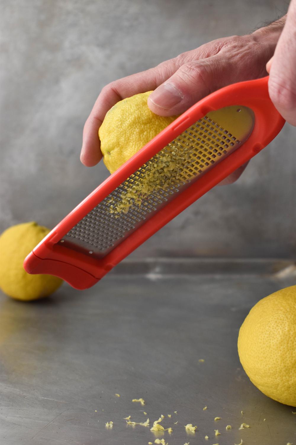 grating lemon peel with microplane
