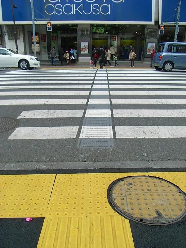 電動車いす転倒 福岡市中央区唐人町1丁目6番にて