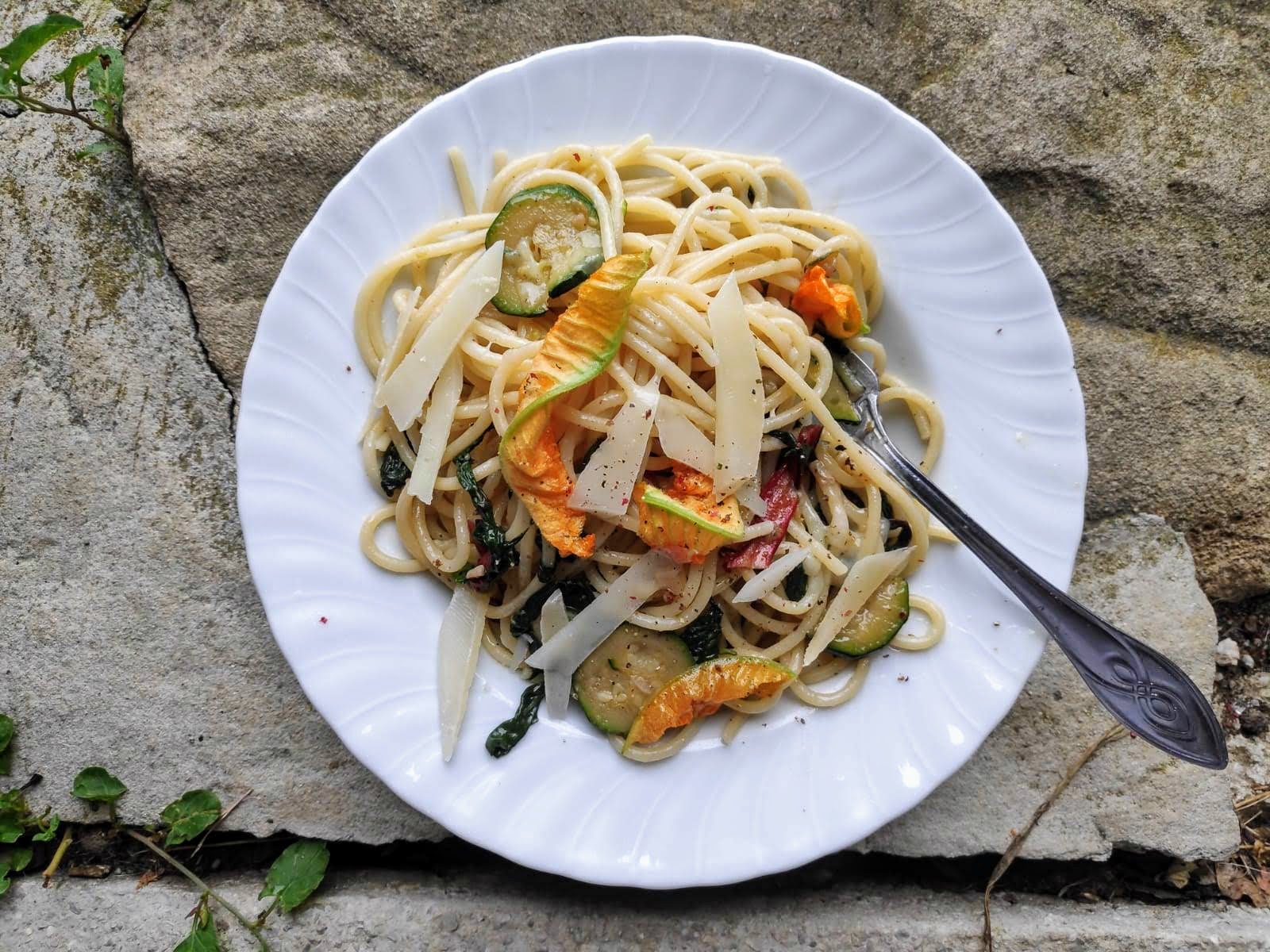 Pasta mit Mangold & Zucchini whenannacooks