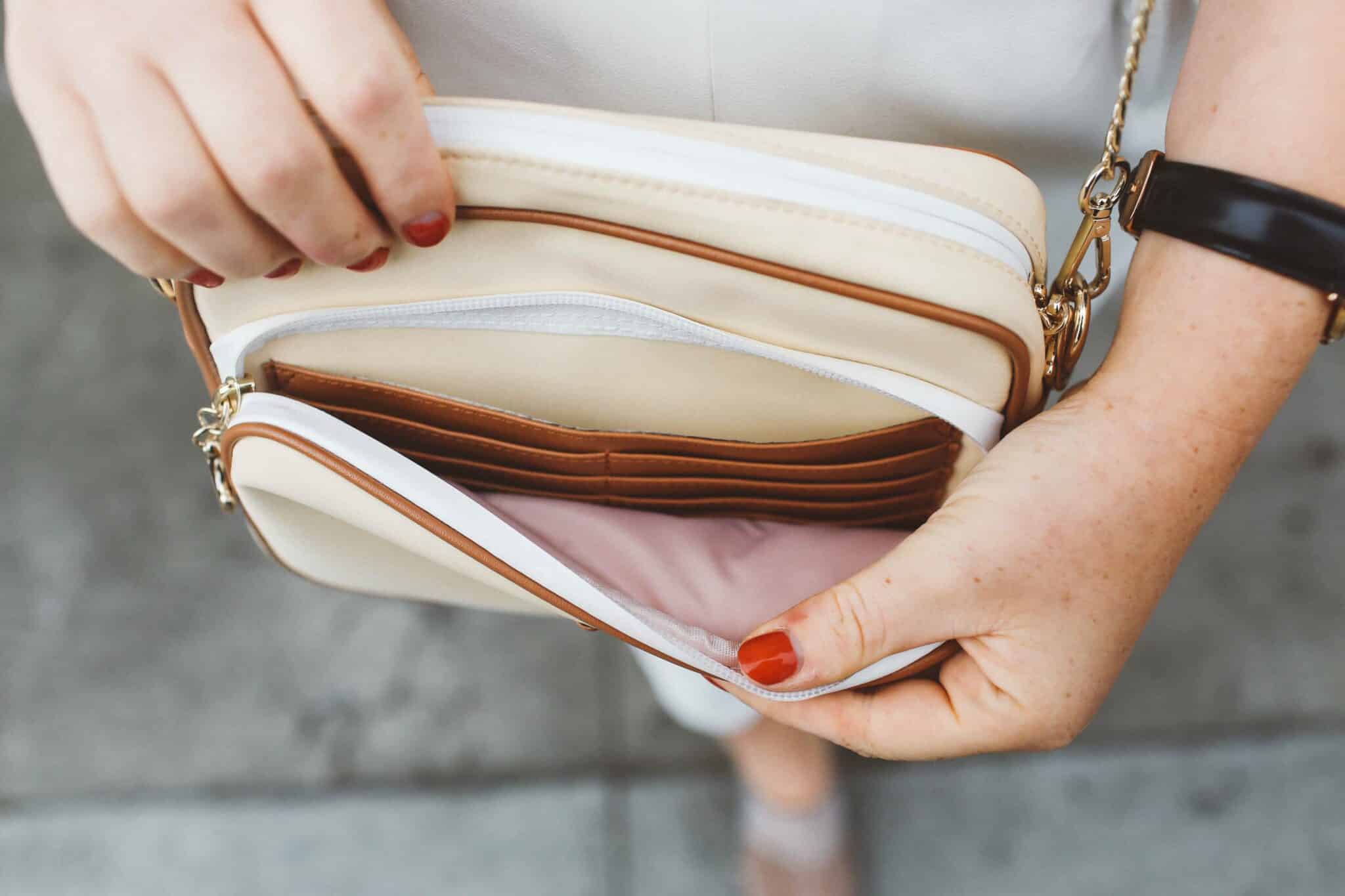 Tips To Avoid Being Pickpocketed and The Best AntiTheft Purse