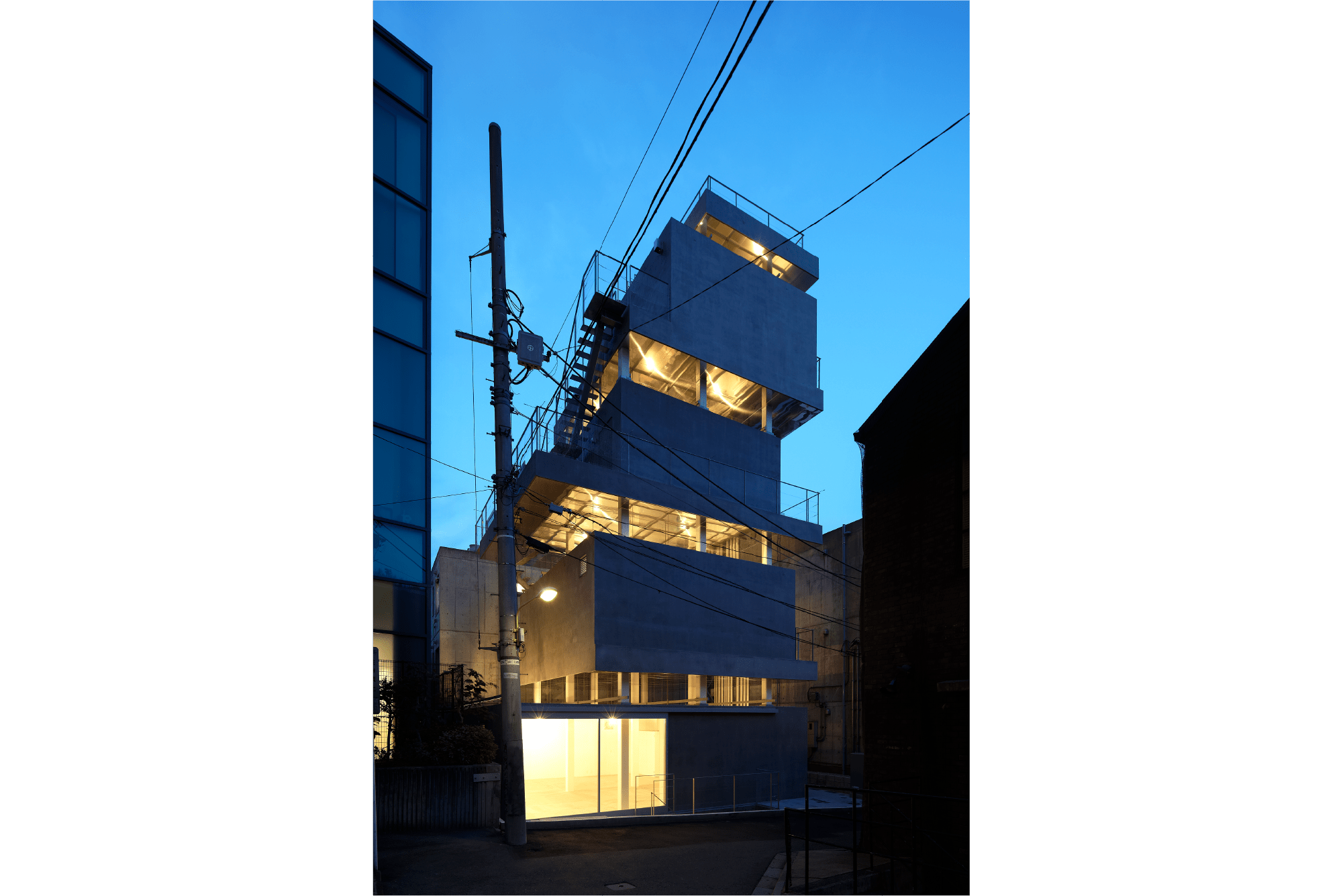 BLOCK HOUSE WHITE Architect