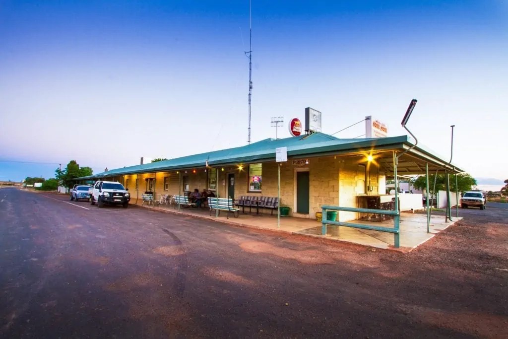 White Cliffs Hotel in NSW. Come visit an authentic Aussie outback pub!