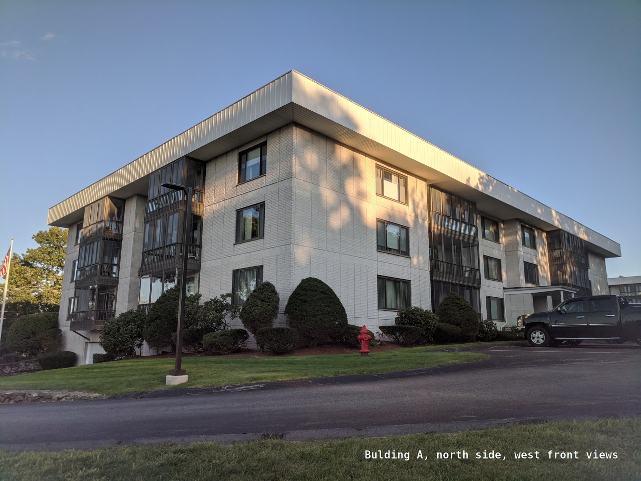 WHITEGATE Condominium