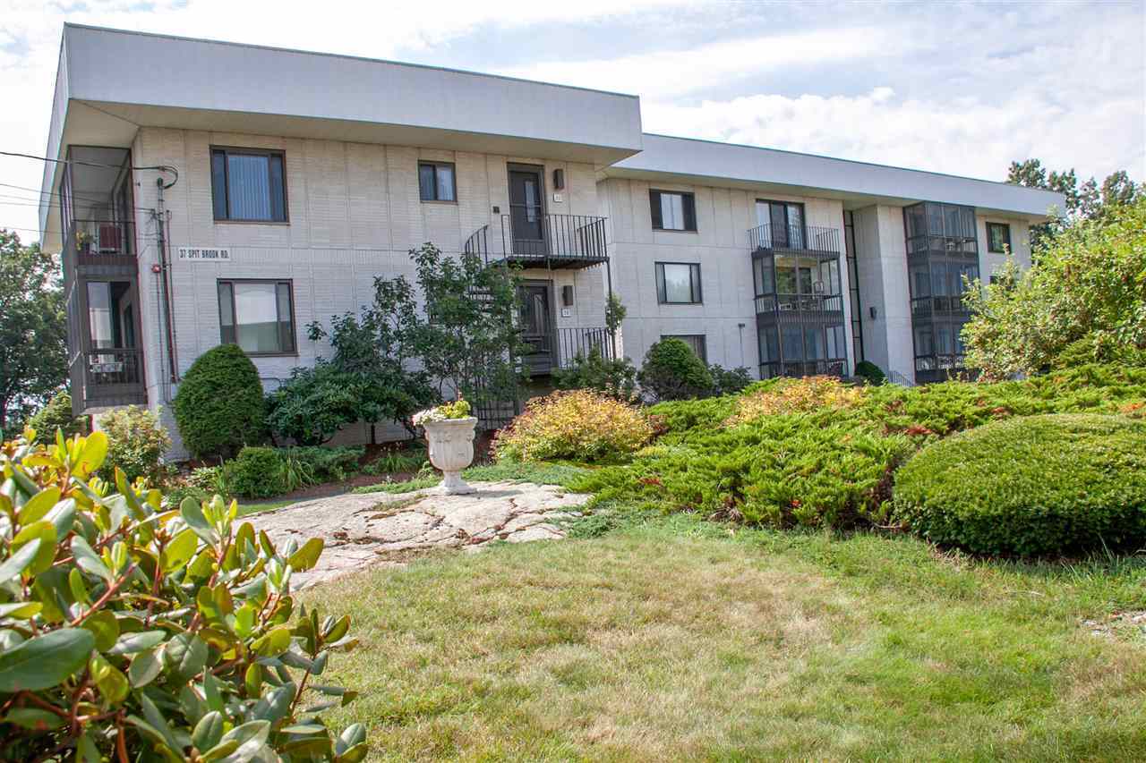 WHITEGATE Condominium