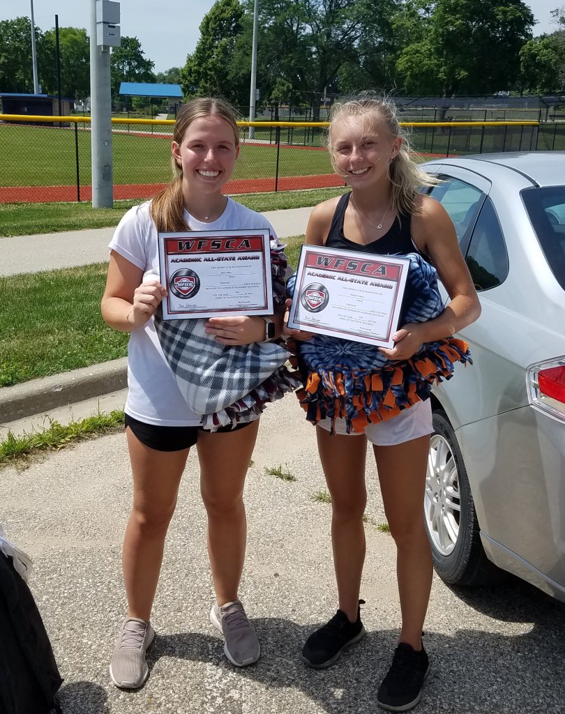 Four Senior WHS Softball Players Named Academic AllState by Wisconsin Fastpitch Softball