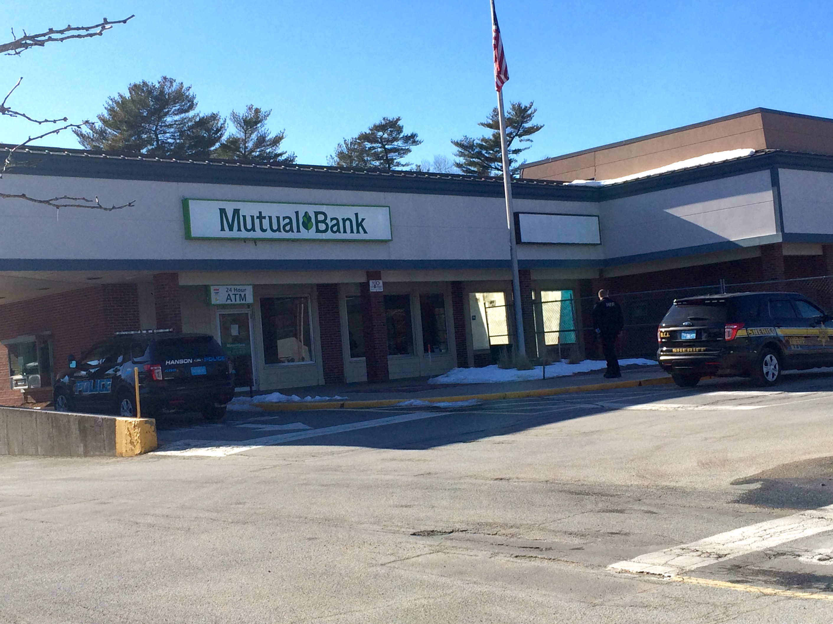 Afternoon Bank Robbery At Mutual Bank In Hanson Whitman Hanson Express